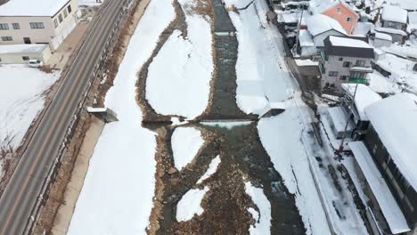 Yudanaka-Onsen-Town,-Yamanouchi-Snowy-Valley-in-Nagano-Japan