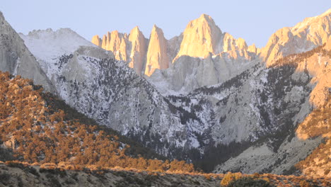 Lapso-De-Tiempo-Del-Amanecer-En-El-Monte-Whitney-En-Las-Montañas-De-Sierra-Nevada-Cerca-De-Lone-Pine-California