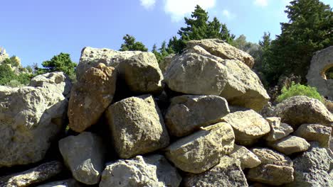 pan shot van paleo pili een historische plek op het eiland kos in griekenland