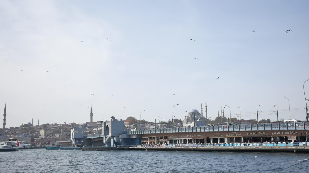 hermosa vista del puente galata en estambul, turquía