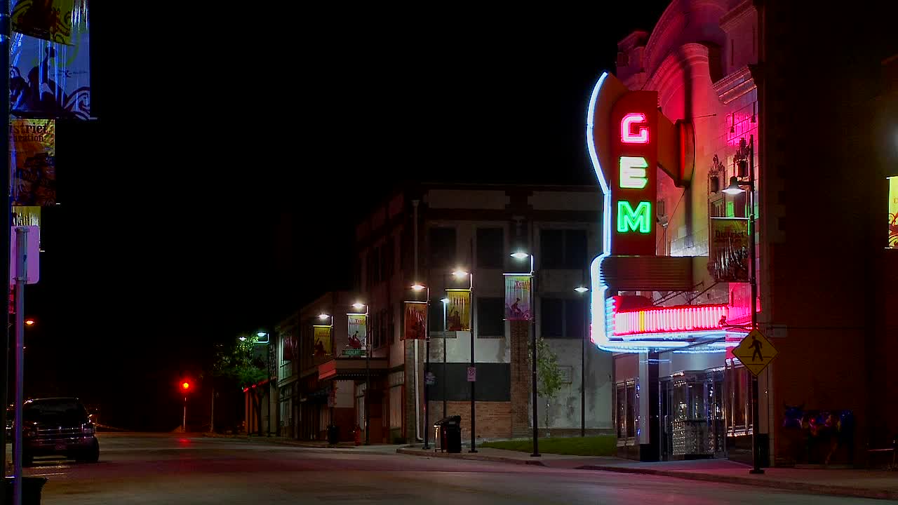 작은 마을 아메리카 2의 빈 거리의 야경