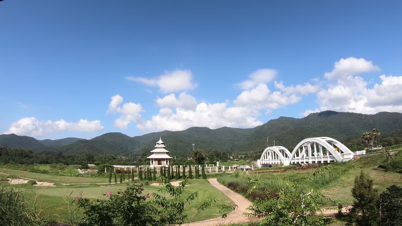 타임스 풍경, 구름, 태국 열차의 다리