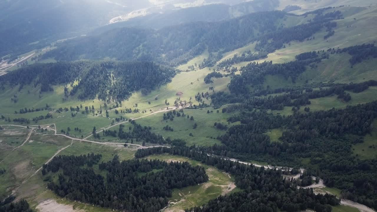 vista aérea del valle de la montaña