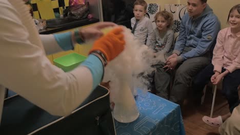 demostración de experimentos científicos divertidos para niños