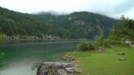 Lago-De-Color-Verde-De-Gosausee