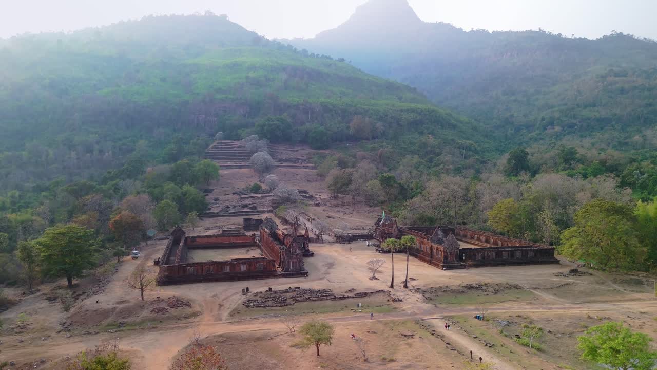 vat phou, pedestal aéreo del templo khmer. champassak, laos