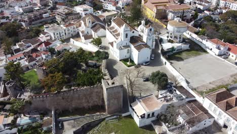 algarve portugal tavira casco antiguo, iglesia y castillo histórico con vistas a la ciudad y al río