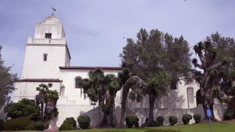 Establishing-shot-of-the-San-Diego-Spanish-Mission