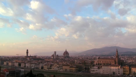 tiempo nubes moviéndose sobre florencia italia 1