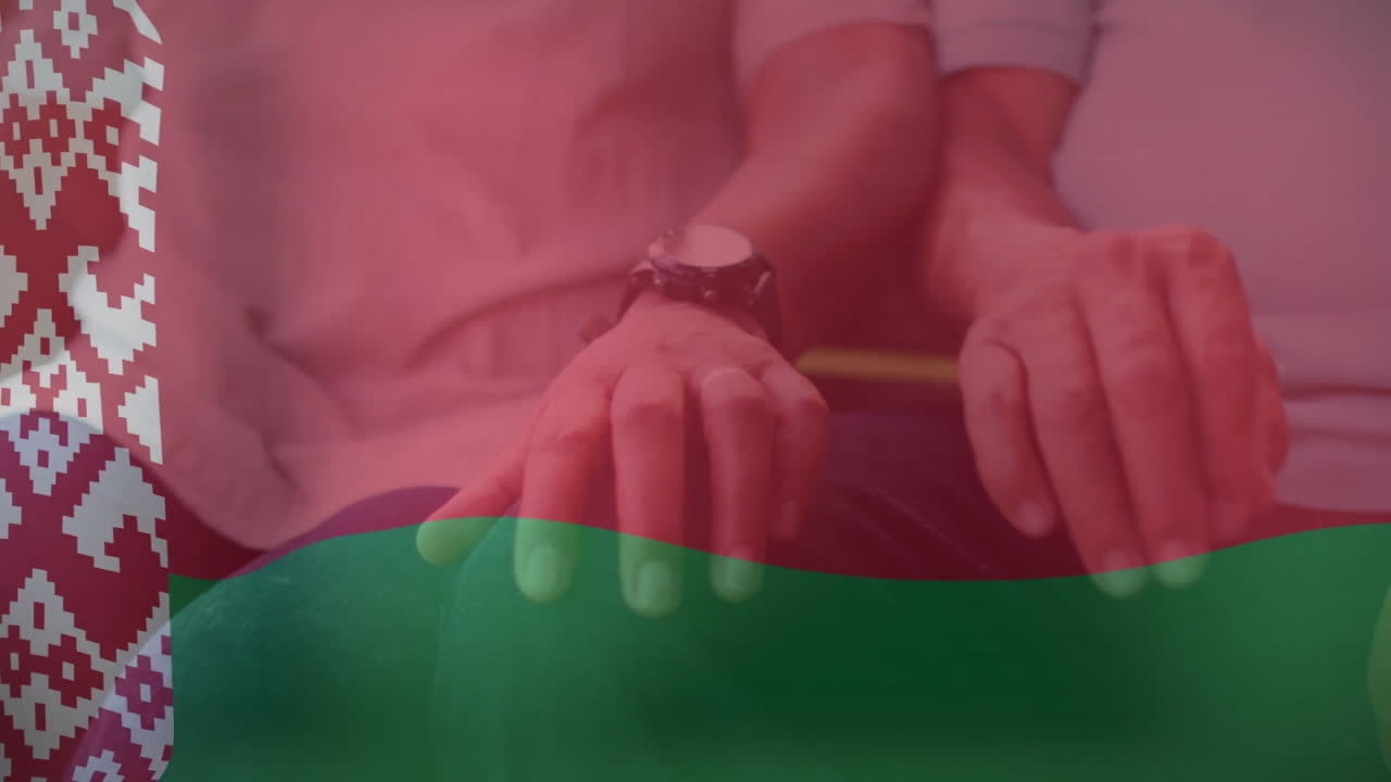 El ele tutuşan, Belarus bayrağı animasyon kaplamalı insanlar, birlik ve bağlantı.