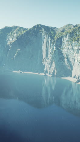 산 절벽 과 외 해변 을 공중 에서 볼 수 있다