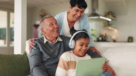 Learning,-talking-grandparents