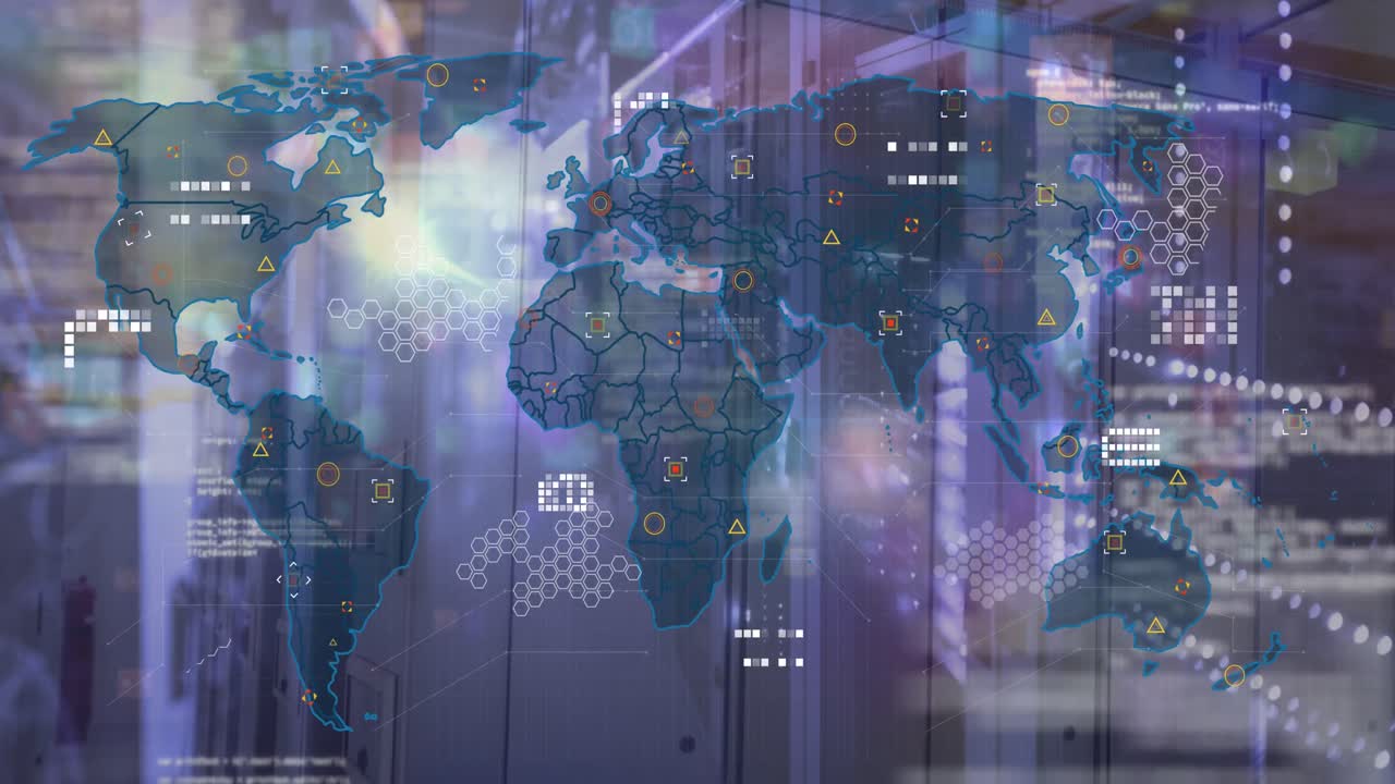 떠다니는 디지털 아이콘, 세계 지도 및 컴퓨터 서버 방에 대한 데이터 처리의 애니메이션