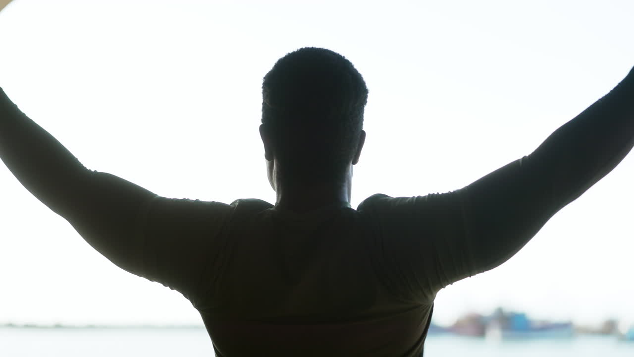 남자, 팔을 펴고 자유롭게 실루