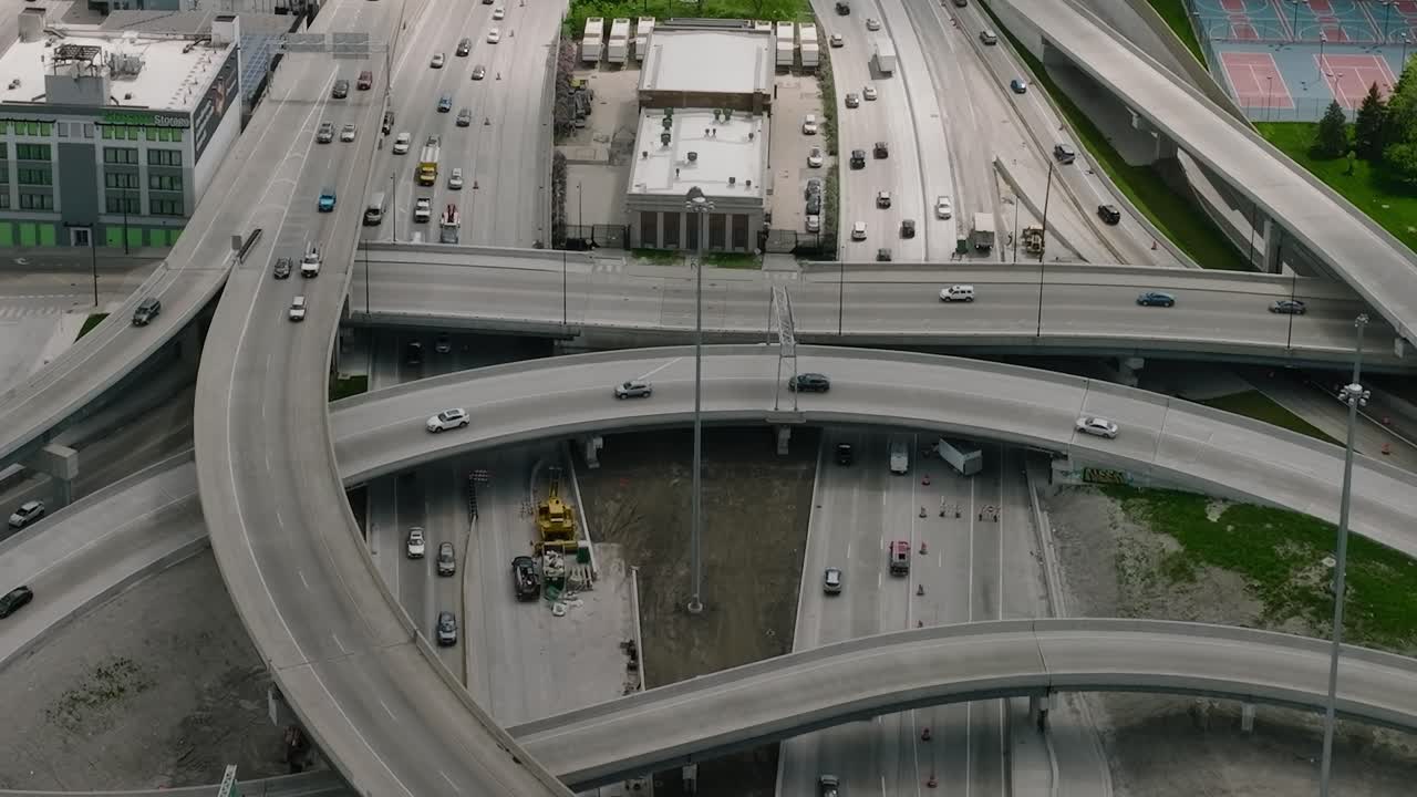 City view of highways and buildings in Chicago during the day