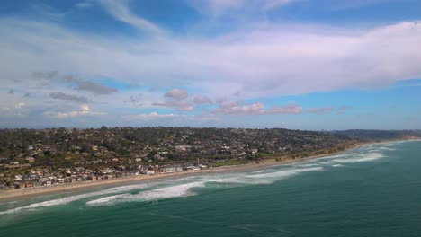 Suburbios-Frente-Al-Mar-De-Del-Mar-En-El-Océano-Pacífico,-Condado-De-San-Diego,-California,-Estados-Unidos