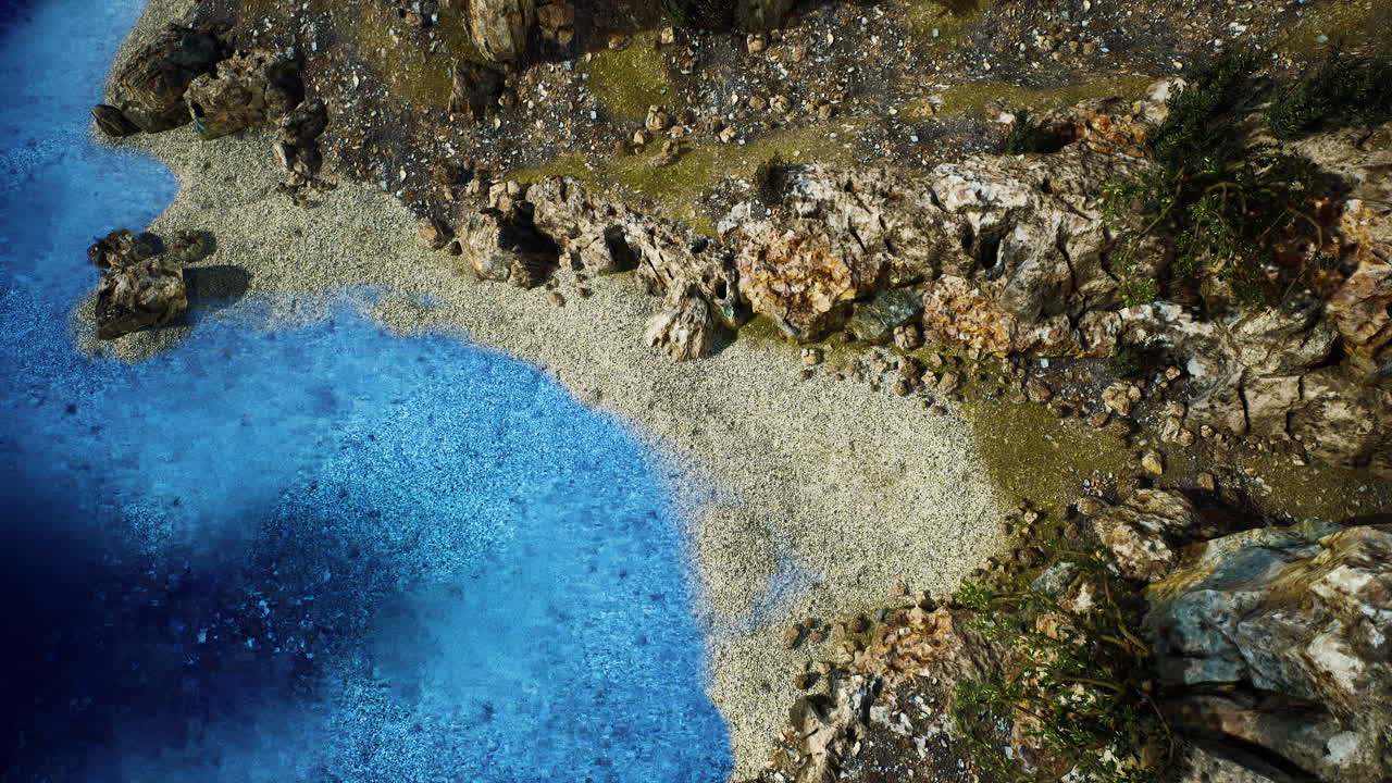 대서양 에 있는 바위 섬 의 드론 을 날아다니는 모습