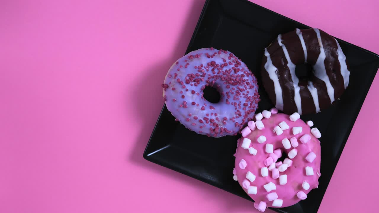rosquillas. rosquillas dulces y coloridas. stop motion animación de video creativa