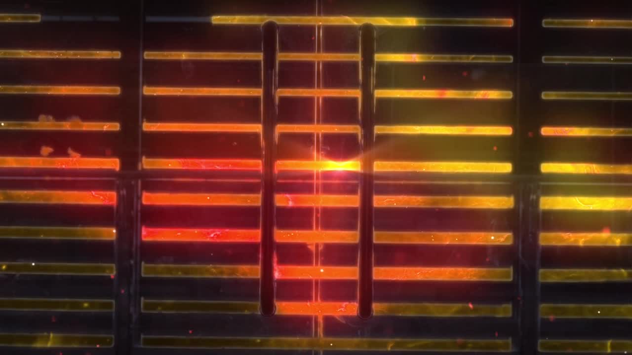 toma manual de una puerta de vidrio protegida por una puerta de persiana con una escena distópica fuera de la habitación al atardecer o al amanecer