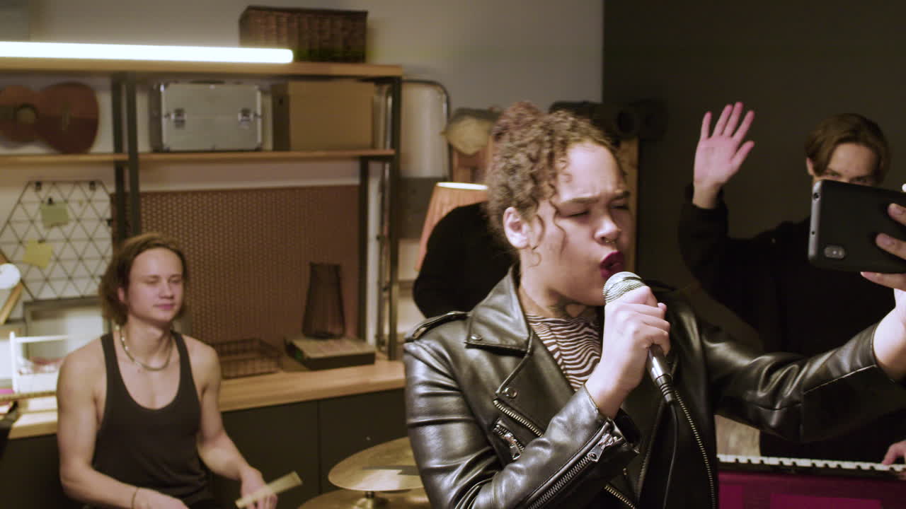 스튜디오의 음악 그룹