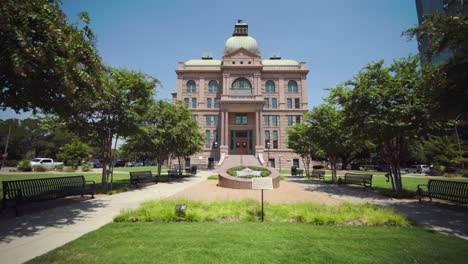 vista de gran ángulo del juzgado del condado de tarrant en fort worth, texas