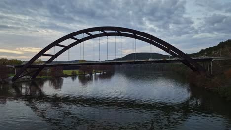 Abend-An-Der-Pennybacker-Bridge-In-Austin,-Texas