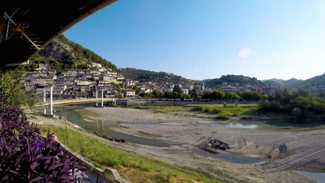 Sonnenaufgang-Im-Zeitraffer-In-Berat,-Albanien