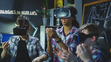 children experiencing virtual reality in a classroom setting