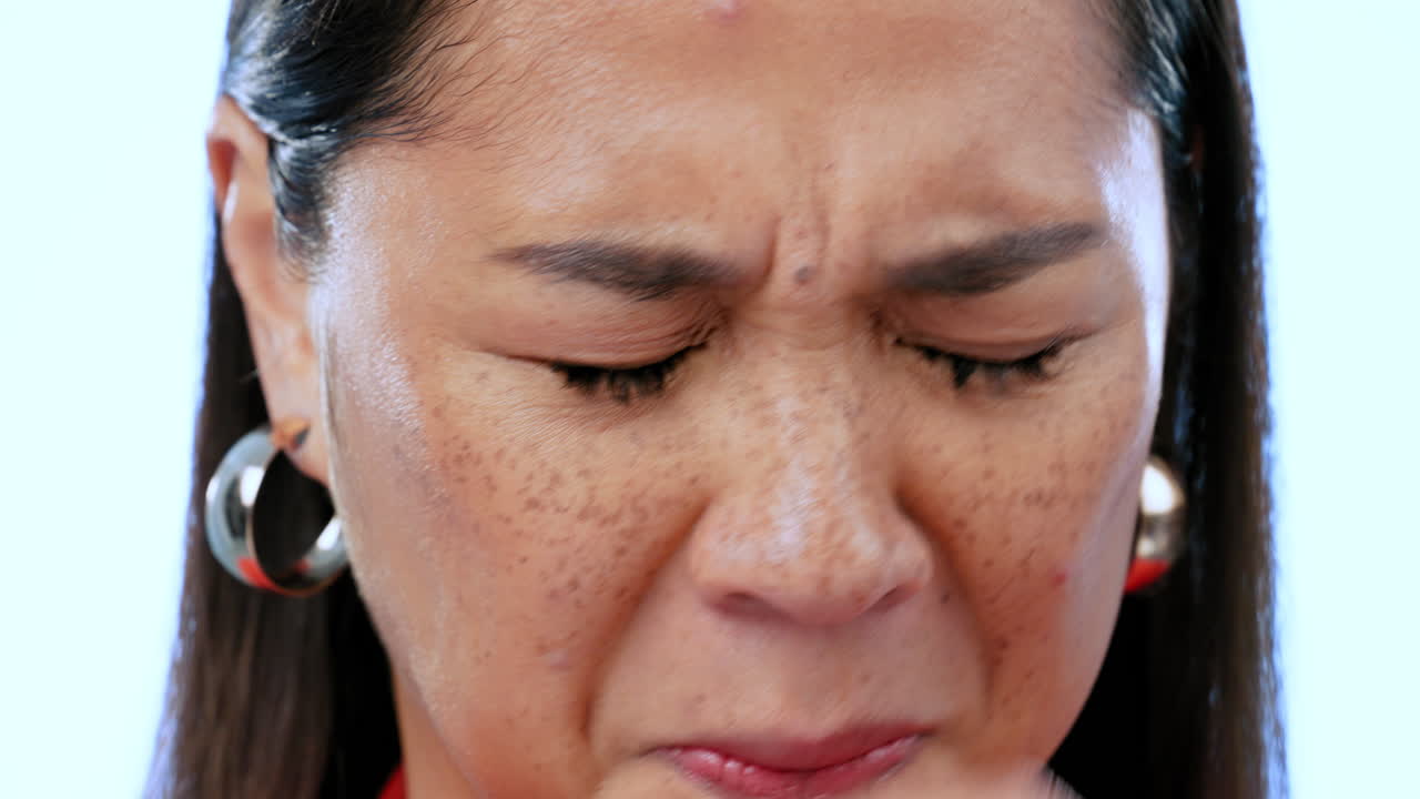 나쁜 새, 여자와  때문에 코를 고