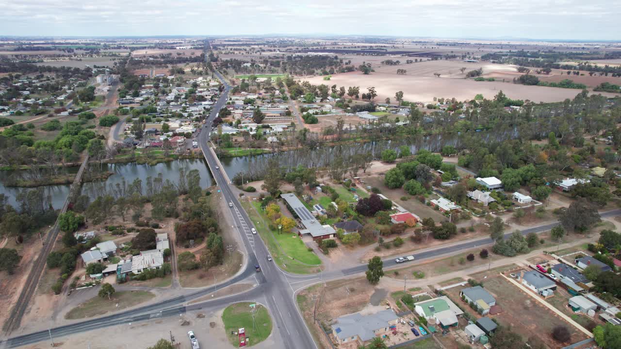 Drone footage looking west of the town of Bridgewater and the Loddon River, central Victoria, Australia, May 2025.