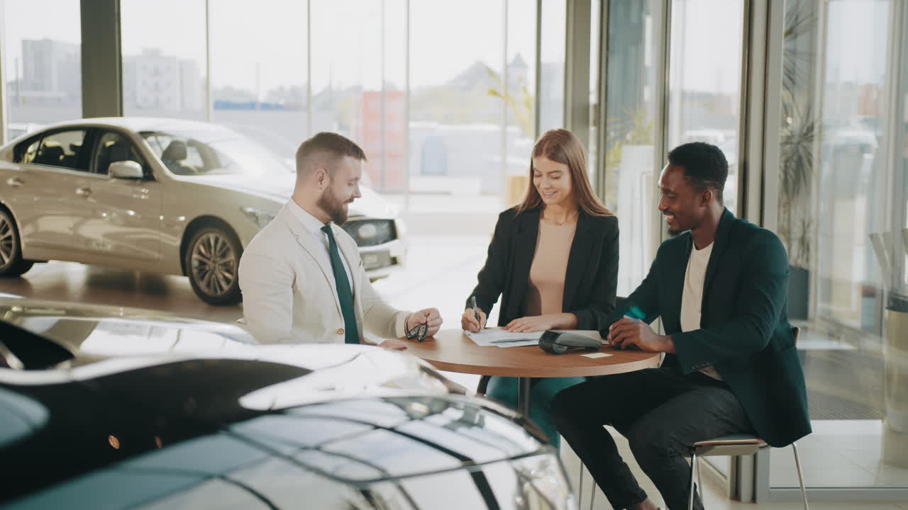 transacción de venta de concesionarios de automóviles