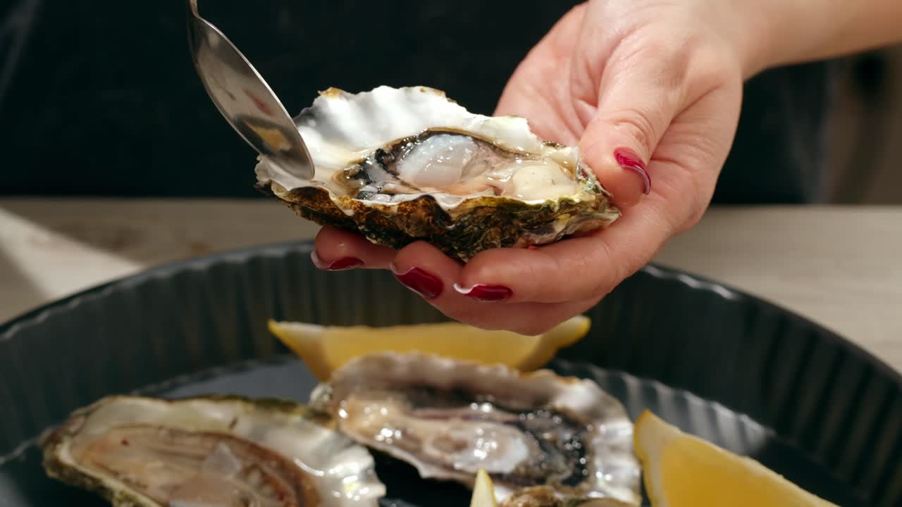 Oysters with Lemon