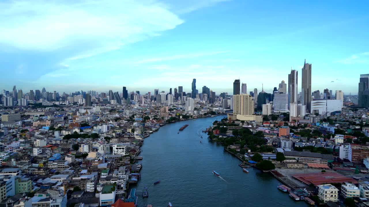 스마트 시티, 금융 지구, 마천루 건물, 차오프라야 강, 태국, 정오에 파란 하늘을 가진 방 시내 지역, 4k 시내 풍경