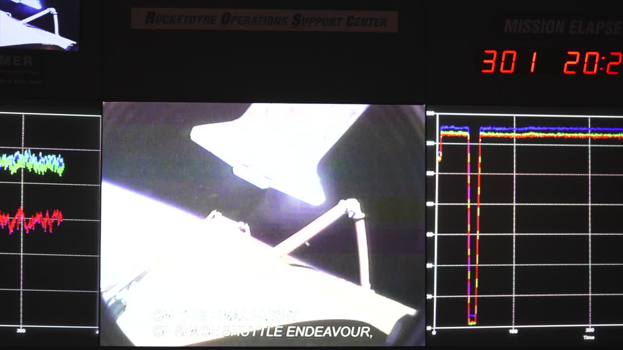 consola de control de la misión del transbordador espacial de los años 80