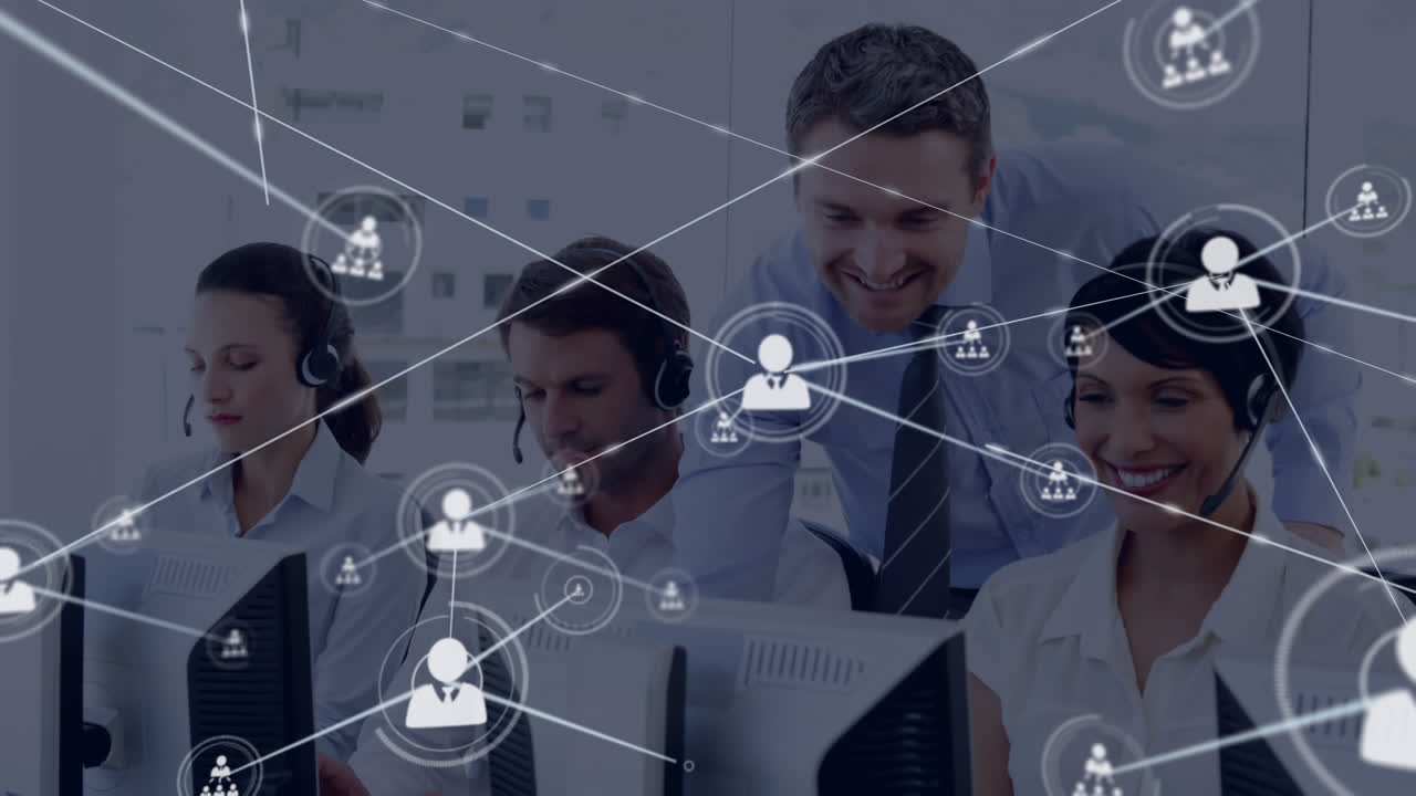 animación de iconos conectados a través de diversos gerentes que ayudan a los representantes de los clientes en la oficina