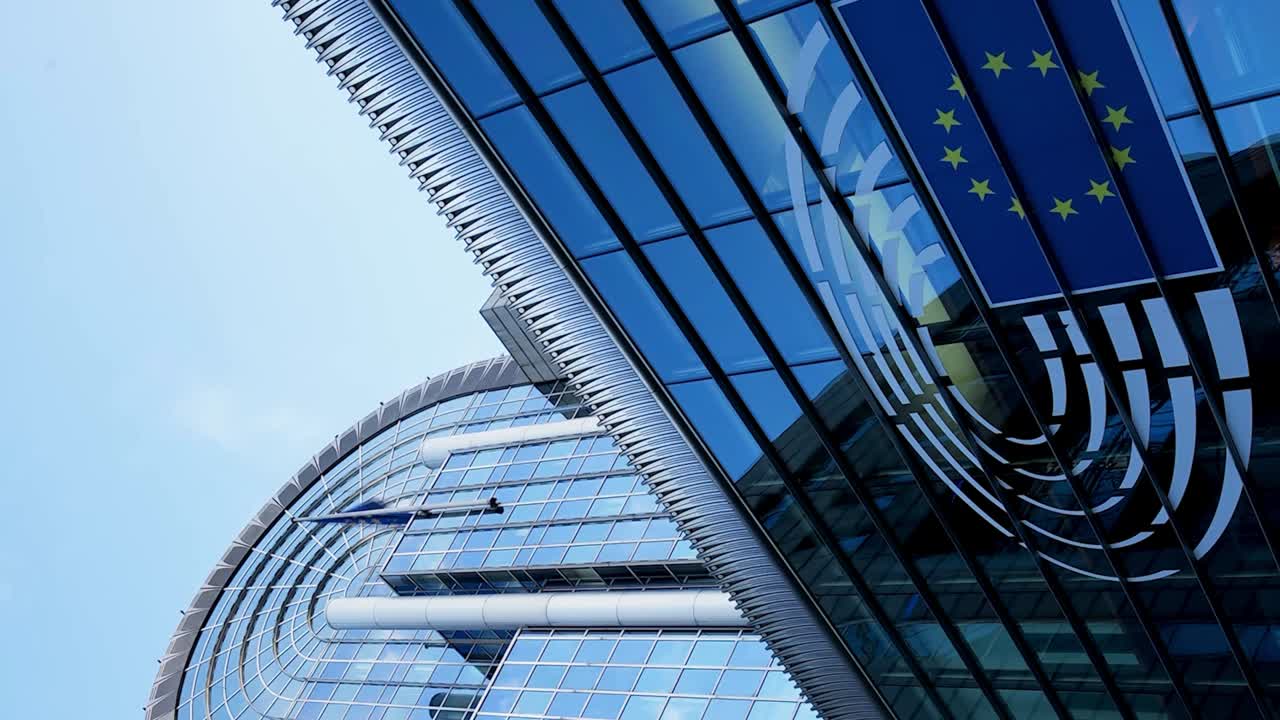Timelapse verticale del Parlamento europeo a Bruxelles, Belgio