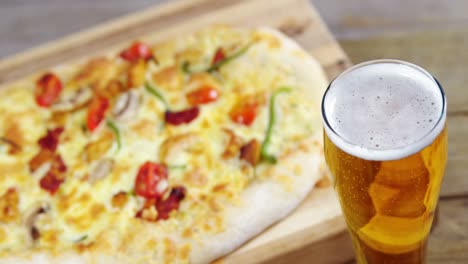 pizza con cerveza