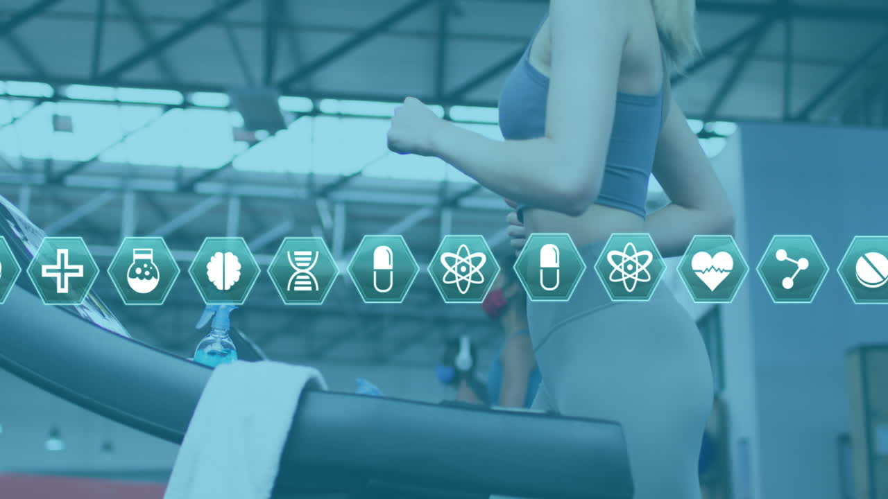 여러 개의 의료 아이콘이 체육관에서 트레드밀에서 달리는 얼굴 마스크를 쓰고 있는 여성을 향해 움직입니다.