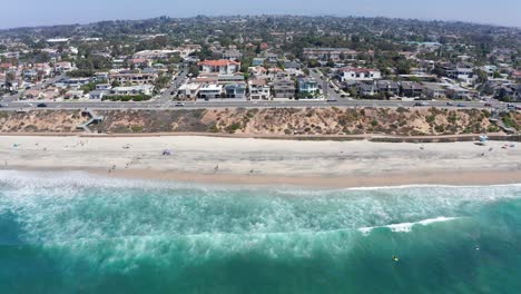 Drone-Disparó-Sobre-La-Ciudad-Costera-De-Carlsbad-En-California