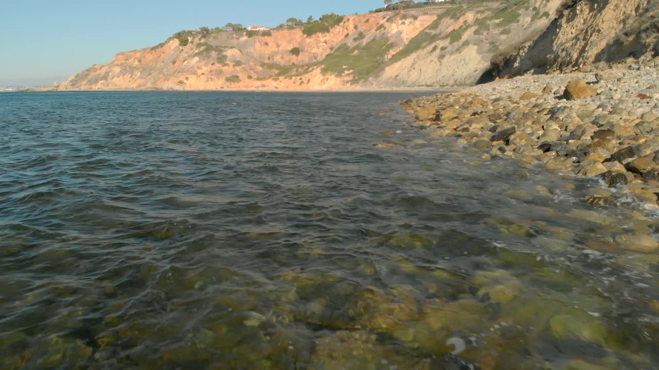 캘리포니아에 있는 팔로스 베르데스 절벽의 조감도