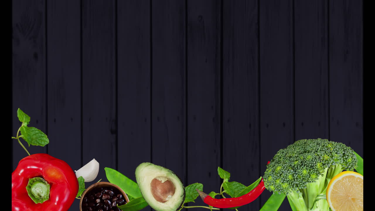 animación de verduras en fondo negro con espacio de copia