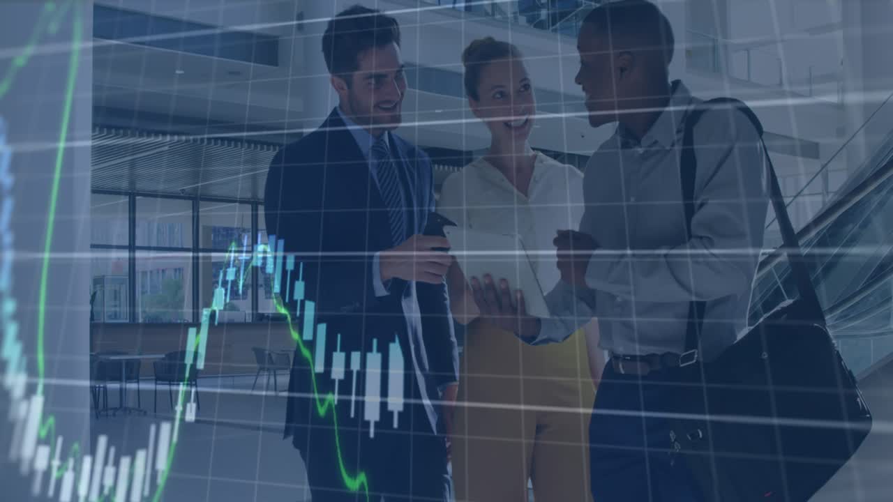 Animação de processamento de dados sobre diversas pessoas de negócios conversando