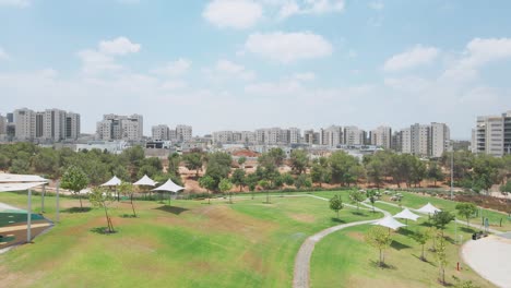 Tayelet-Garden-At-Netivot-Lake,-Israel-State