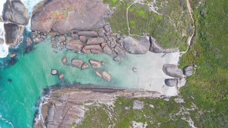 Drohnenaufnahmen-Von-Oben-Nach-Unten-Von-Elefantenfelsen-In-Westaustralien-Ohne-Menschen