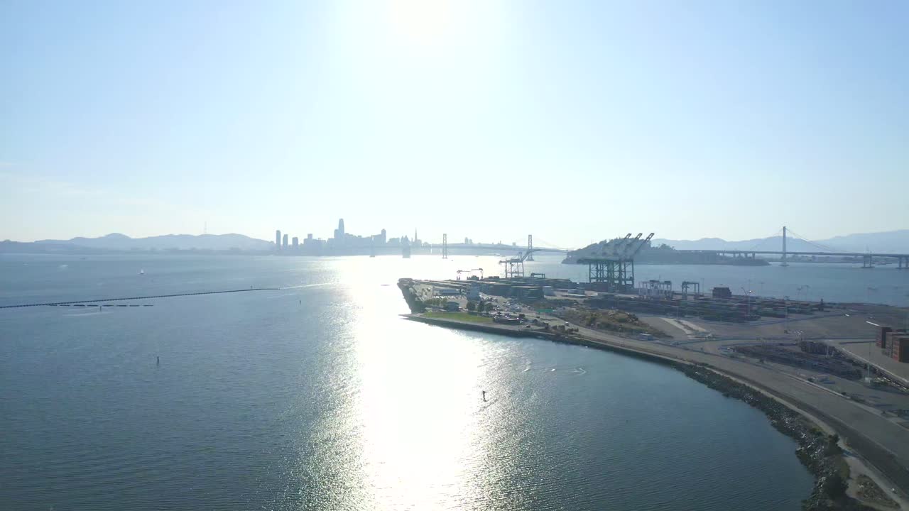 샌프란시스코와 베이 오른쪽의 높은 고도 팬