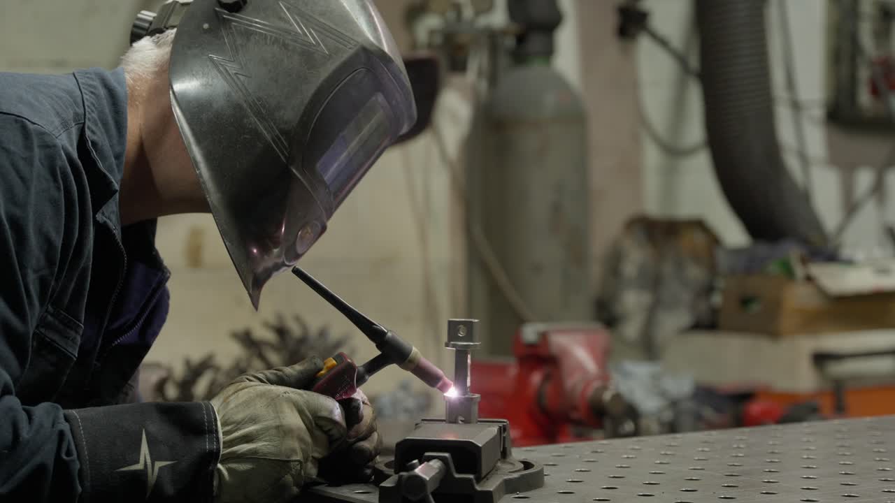 Welding process in a metal workshop