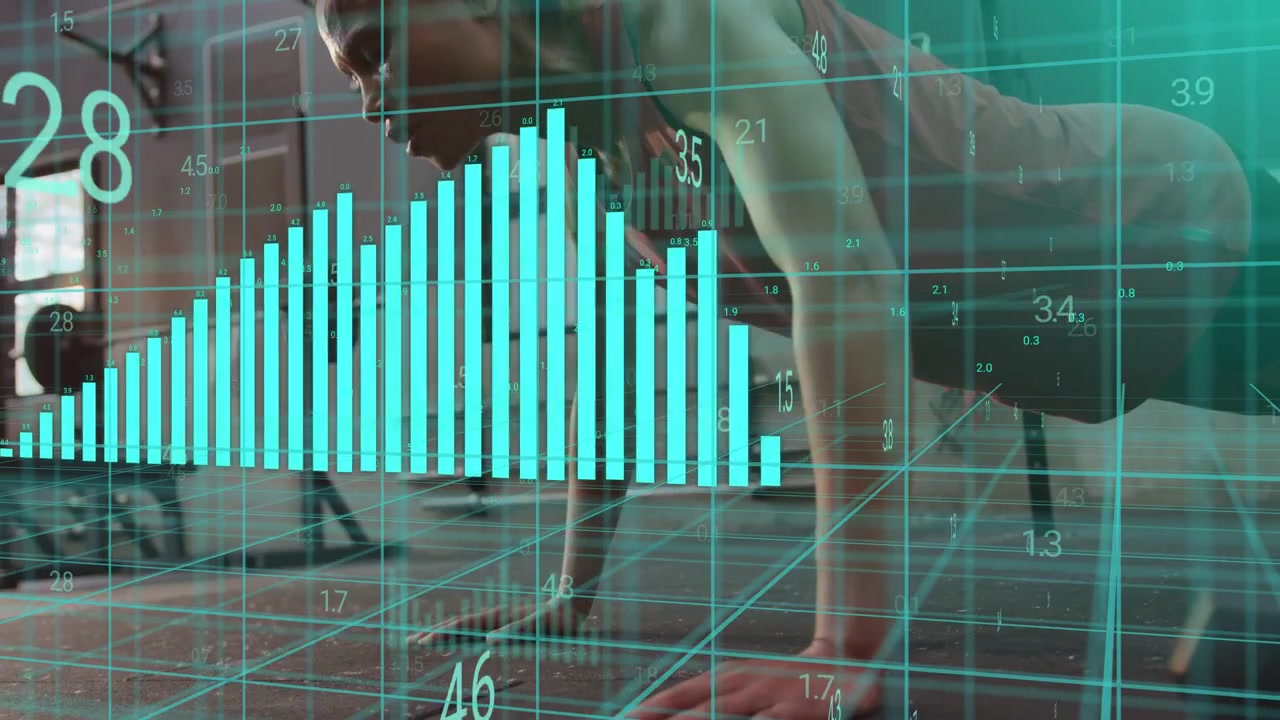 Kvinde der træner laver armbøjninger i fitnesscenter, ur sender data, overlay måler gentagelser og præstation.