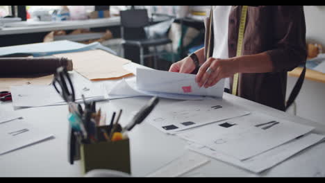 diseñador de moda en el trabajo