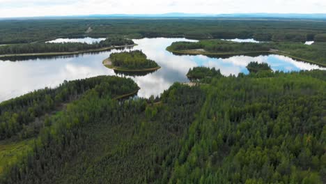 Video-De-Drones-De-4k-De-Las-áreas-Recreativas-Del-Lago-Chena-Y-El-Campamento-En-El-Distrito-De-North-Star,-Fairbanks,-Alaska