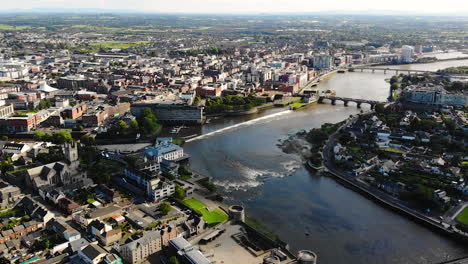 la pintoresca ciudad de limerick república de irlanda